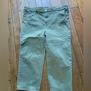 Chicos 3.5 Short pants
